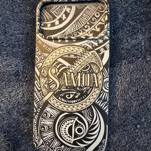 Red Patterned Protective Phone Case - Picture 3 of 6